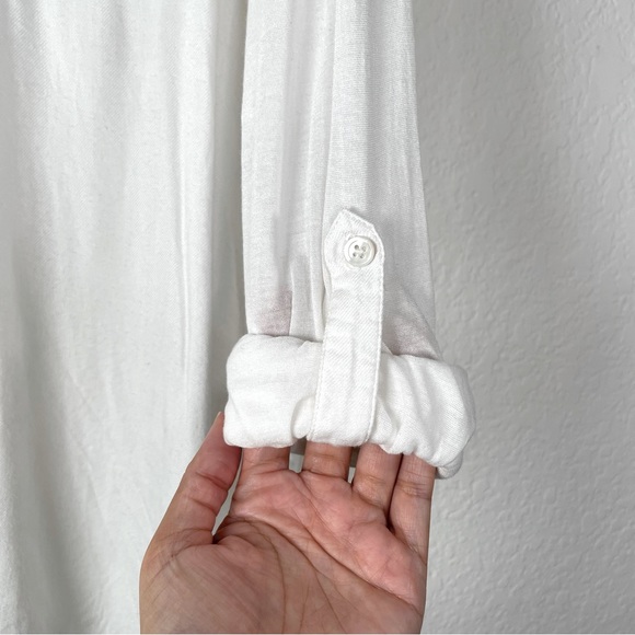 Soft Joie 3/4 Sleeve Roll Tab Sleeve White V-Neck Button Up - Small - Picture 6 of 9